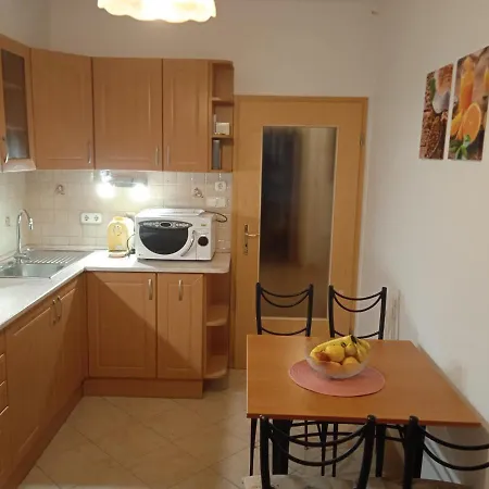 Family Apartment-csaladias Hangulat Apartament